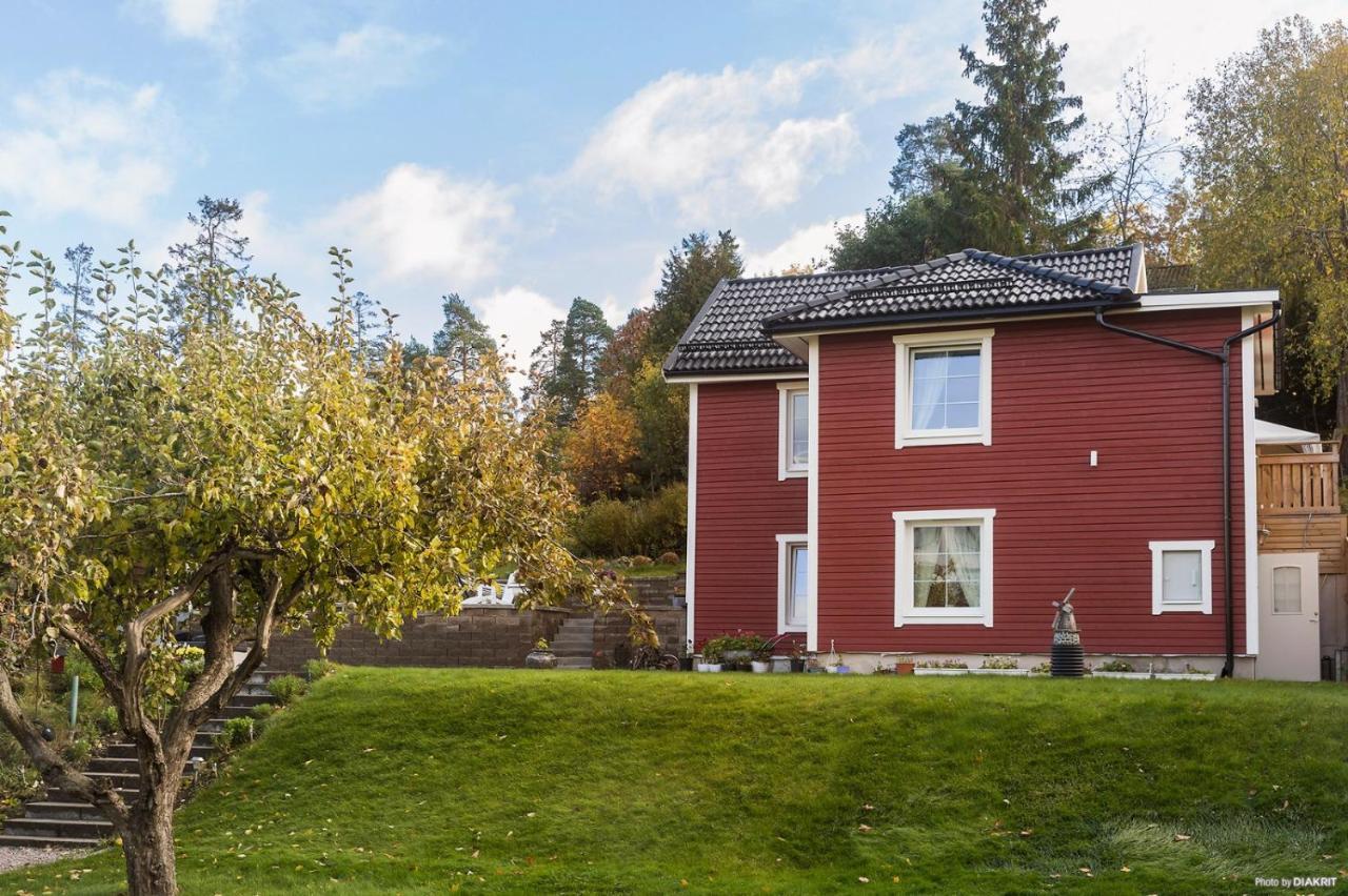Charming Apartment In A Red House In Stockholm Exteriér fotografie